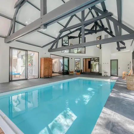 Villa D'architecte Avec Piscine Proche Paris *