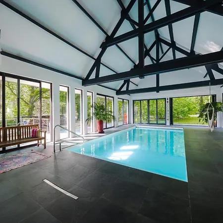 Villa D'architecte Avec Piscine Proche Paris *