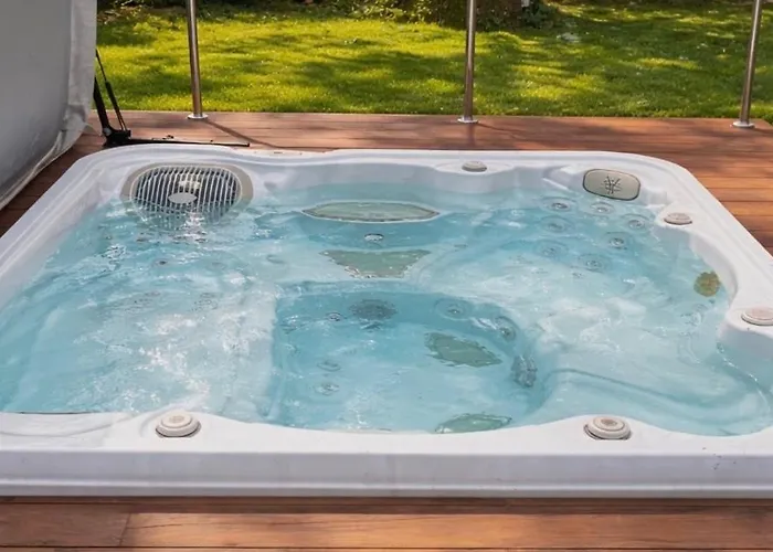 Villa D'architecte Avec Piscine Proche Paris *